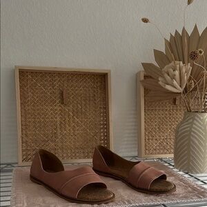 Lucky Brand Pink Flats Minimalist Design